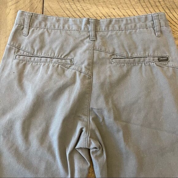 Volcom Gray Classic Chino Flat Front Shorts - 30 - Picture 5 of 7